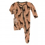 Print Swaddling Blanket in Suede Giraffes 